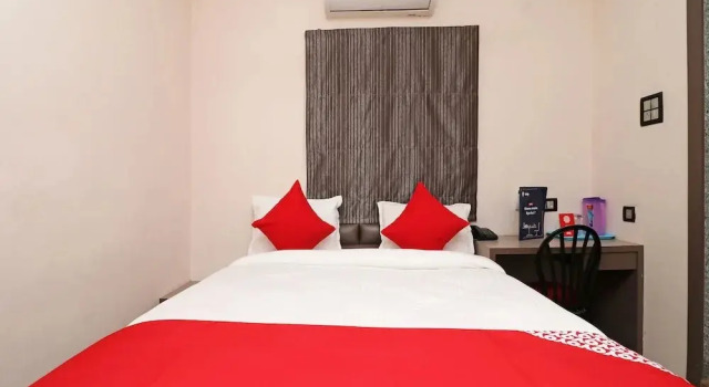 Hotel Barney Grand By OYO Rooms, Забронировать Отель Отели Гувахати с парковкой, рядом с Assam State Museum, Парковка