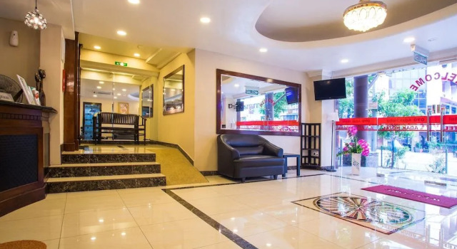 OYO 43929 Adak Hotel