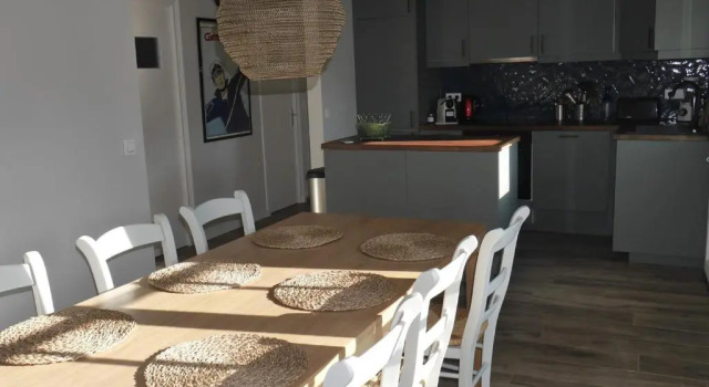 Maison Le Palais, 7 pièces, 8 personnes - FR-1-418-179, Rezerwuj Hotel Le Palais 