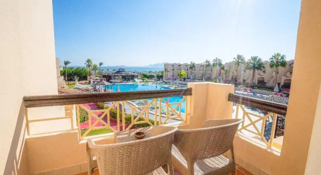Двухместный номер Standard с балконом и с видом на бассейн Ivy Cyrene Sharm Resort Adults Friendly Plus 13