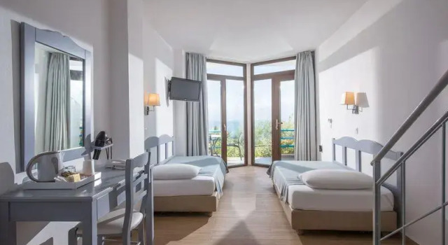 Семейный номер Standard с балконом и с видом на сад Hersonissos Village Hotel & Bungalows