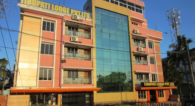 OYO 16064 Hotel Tirupati, Prenota Hotel Siliguri West Bengal