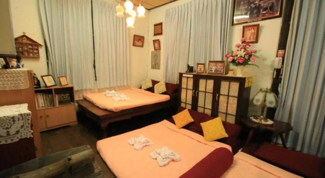 Norachan Guesthouse - female only