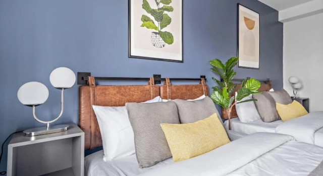Newly Renovated Studio 2 Queen Size Beds 5 min Walk to Mcgill