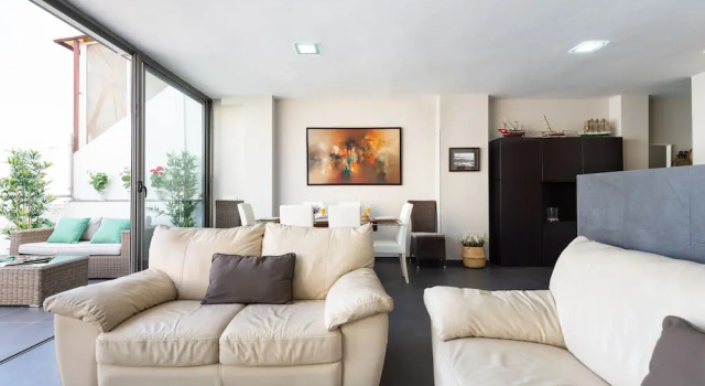 Living Las Canteras - LAS CANTERAS BEACH PENTHOUSE, Забронировать Отель Отели Лас-Пальмас-де-Гран-Канария с парковкой, рядом с Музей науки и техники, Парковка