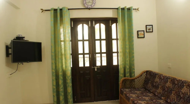 OYO 6237 Home Cozy 2BHK Candolim, Prenota Hotel Hotel a Goa con parcheggio, Parcheggio