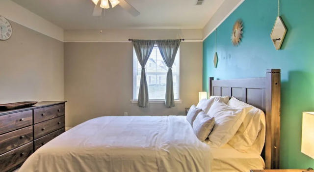 4 Mi to Ocean: Lewes Beach Condo w/ Screened Porch, 예약 아파트 루이스 
