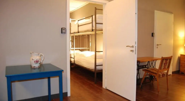 Кровать в общем номере (женский номер) Tehúsið Hostel & Guesthouse