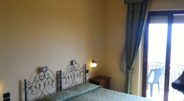 Трёхместный номер Standard с балконом Hotel Primavera DellEtna