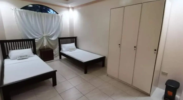 DDD Habitat Iloilo Dormtel, Rezervovat Hotel Levné hotely v Iloilo