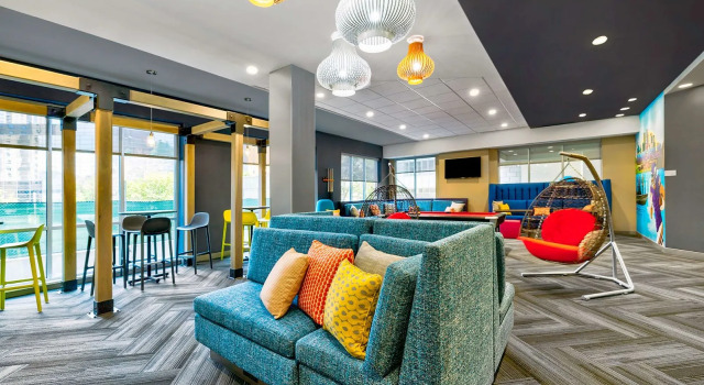 Tru By Hilton Minneapolis Downtown, Varaa Hotelli Hotellit Minnesota pysäköinnillä, Pysäköinti