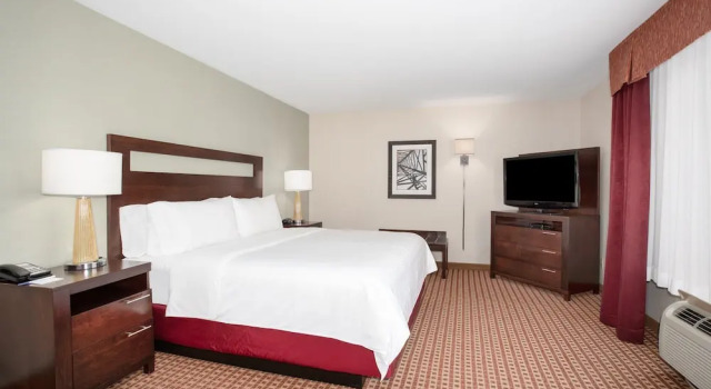 Люкс c 1 комнатой Holiday Inn Express Hotel & Suites Gillette by IHG