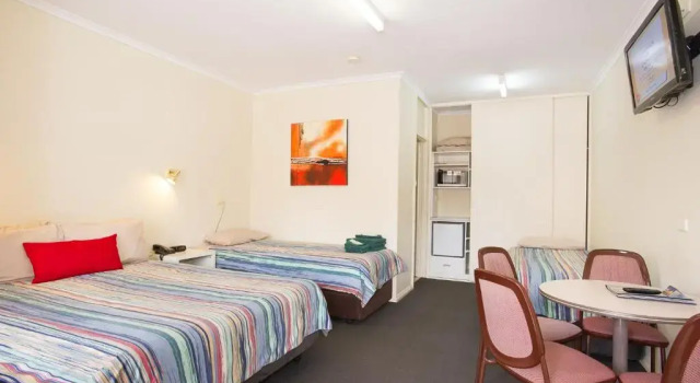 Семейный люкс Standpipe Golf Motor Inn