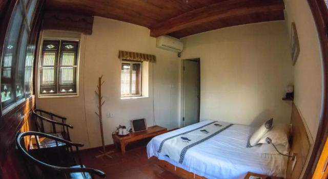 Двухместный номер Standard с видом на озеро Nanjing Tulou Yunshuiyao Sheying Homestay