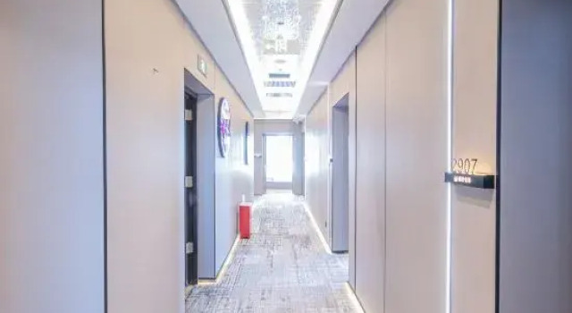 Maple Story inn, Rezerwuj Hotel Hotele w Kunming z parkingiem, Parking