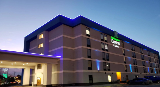 Run of House Holiday Inn Express Hotel & Suites Pigeon Forge by IHG