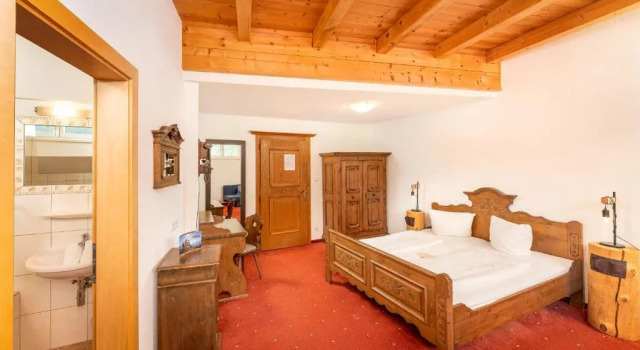 TRAUBE, Rezerwuj Hotel Fließ Tyrol