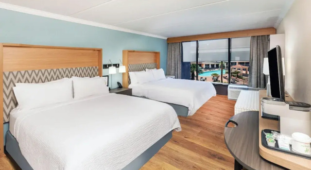 Четырёхместный номер Standard Holiday Inn Port Arthur - Park Central by IHG