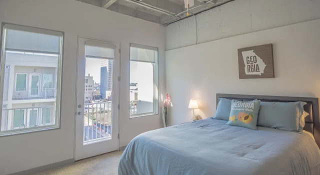 Midtown 1br Fully Furnished Apartment - Great Location! 1 Bedroom Apts by RedAwning