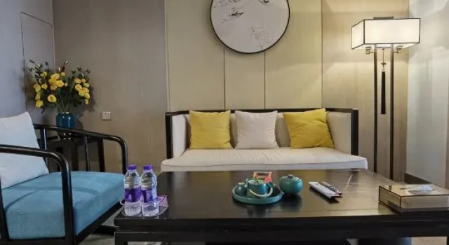Люкс Business Days Hotel By Wyndham Changsha Downtown