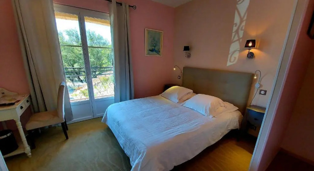 Двухместный номер Standard с балконом Hôtel Les Hauts de Mourèze