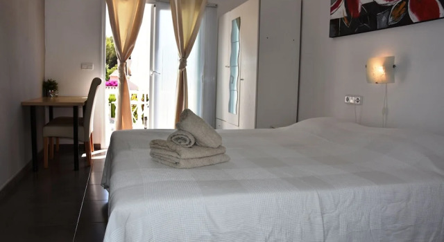 B&B Casa Sardonyx, Забронировать Отель Отели Кальпе с бассейном, Бассейн