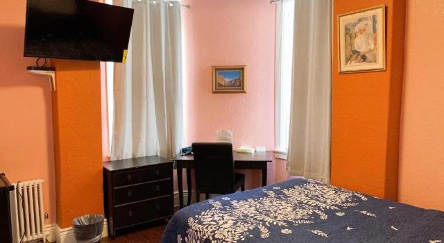 Двухместный номер Deluxe Orange Village Hostel