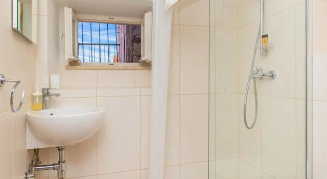 Апартаменты RAFAEL Rooms & Apartments Old Town by DuHomes