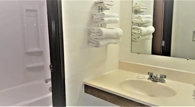 Двухместный номер Standard AmeriVu Inn & Suites-Avon