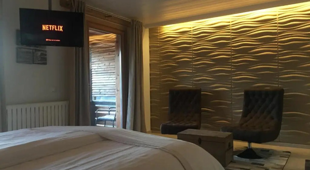 Люкс с видом на озеро Hotel30