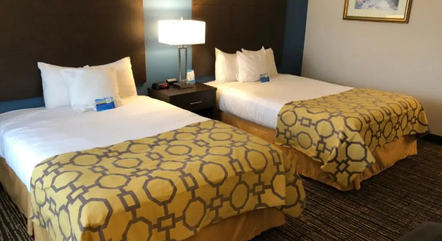 Четырёхместный номер Deluxe Baymont by Wyndham Washington