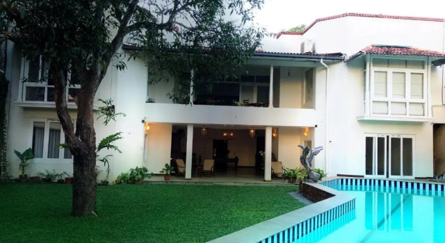 Люкс с видом на бассейн Artisan Villa