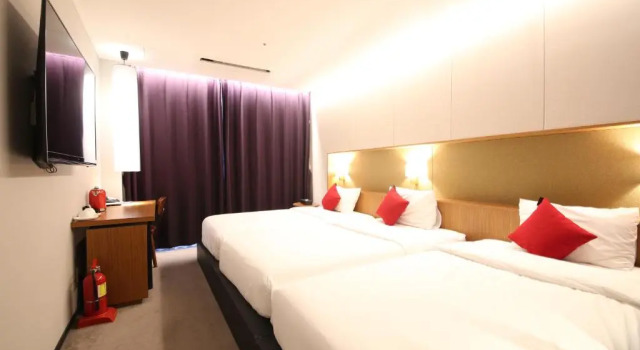 Трёхместный номер Standard South Vandeco Hotel