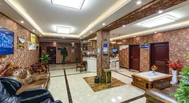 Zhongxin Holiday Hotel (Daocheng Yading Scenic Area New Tourist Service Center), Rezervasyon Otel Daocheng otoparklı oteller, Otopark