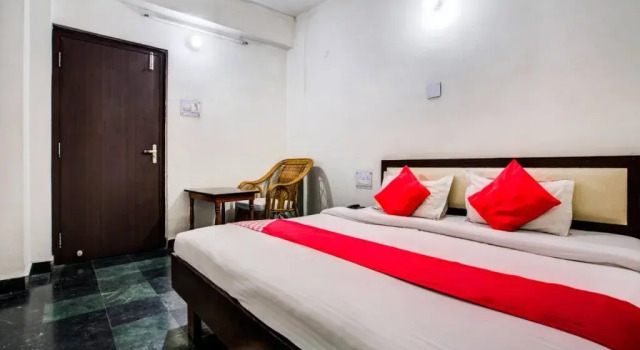 Sekhar's Rest House By OYO Rooms, Prenota Hotel Dhanbad Jharkhand
