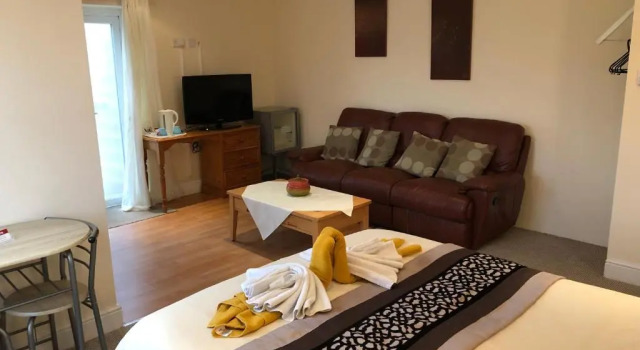 Hogwarts Bed and Continental Breakfast, Book Hotel Hoteller i Sheerness med parkering, Parkering