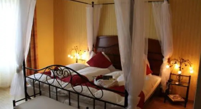 Alte Dorfschule, Rezervasyon Otel Berlingerode Eichsfeld