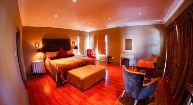 Двухместный номер Luxury с балконом Alabaster Luxe Villa