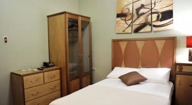 Culture Crossroads Inn, Prenota Hotel Port-of-Spain Trinidad