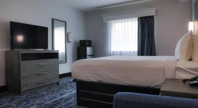 Двухместный люкс c 1 комнатой Home Inn and Suites Olive Branch