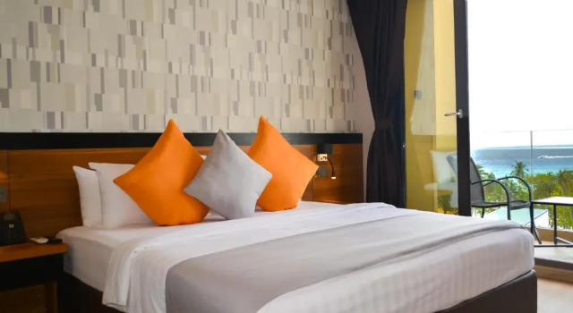 Двухместный номер с частичным видом на море Отель Triton Prestige Seaview and Spa