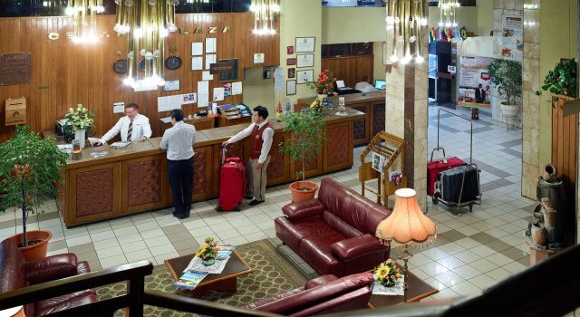 Cesars Plaza Hotel