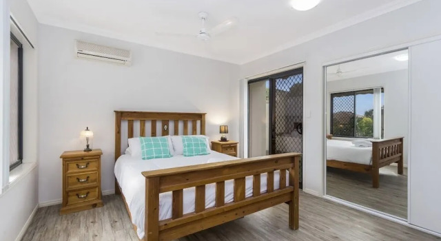 Oceania Beach Paradise, Забронировать Дом для отпуска Отели Ямба с бассейном, рядом с Whiting Beach, Бассейн