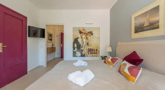 Апартаменты Deluxe Molo Angioino Suites