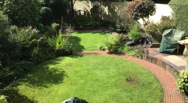 Chorlton Garden Rooms. Relax, work, stay and play., Забронировать Отель Отели Манчестера с парковкой, Парковка