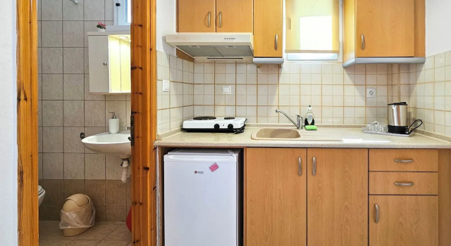 Ekonomiczny dwuosobowy pokój i balkonem Hotel Exarhos