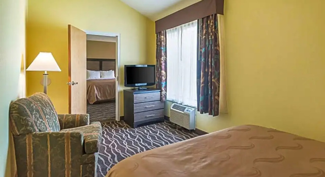 Шестиместный номер Standard Quality Inn & Suites Frostburg-Cumberland