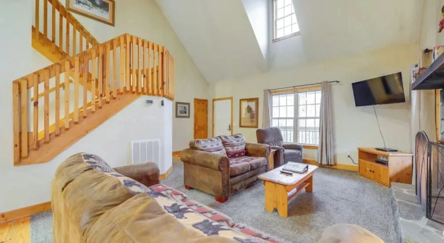 Play & Unwind! Home w/ Hot Tub in Maggie Valley