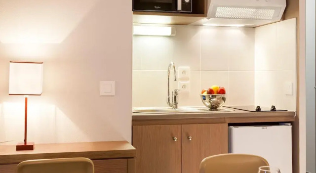 Cozy Retreat Near Geneva for 2 Guests, Забронировать Апартаменты/квартира Отели в центре Анмас, в центре