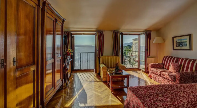 Двухместный номер Standard с балконом и с видом на воду Hotel Miramar